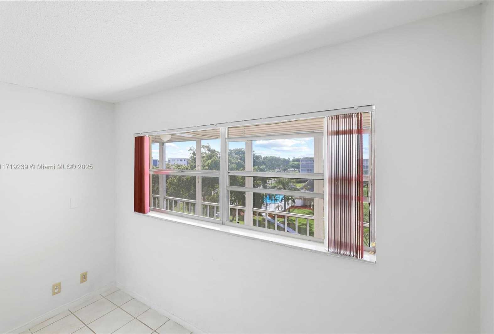 Small Image of 4650 WASHINGTON ST #504, Hollywood Number 16