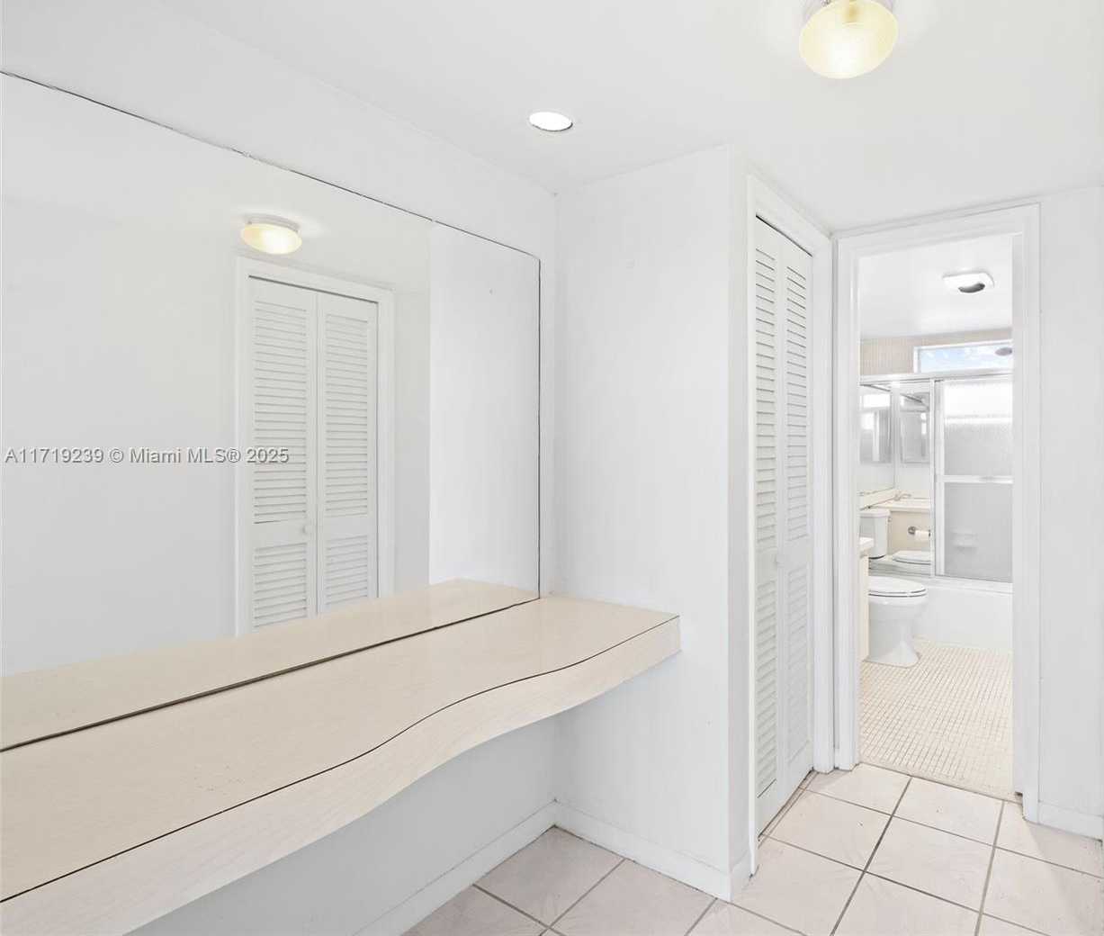 Small Image of 4650 WASHINGTON ST #504, Hollywood Number 17