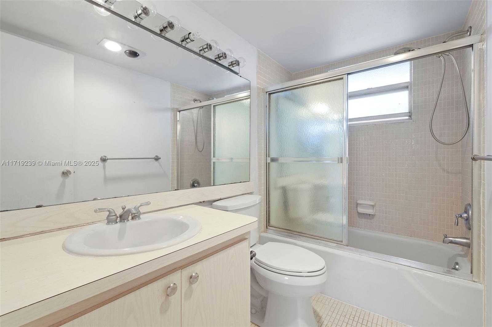 Small Image of 4650 WASHINGTON ST #504, Hollywood Number 19