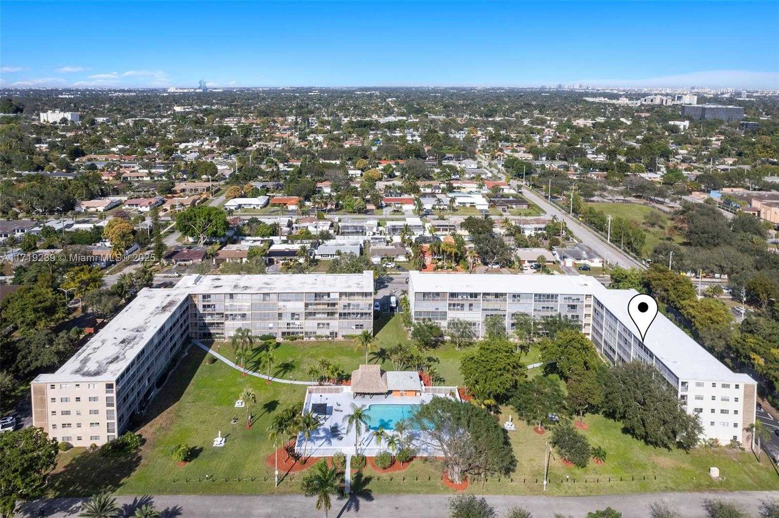 Small Image of 4650 WASHINGTON ST #504, Hollywood Number 24