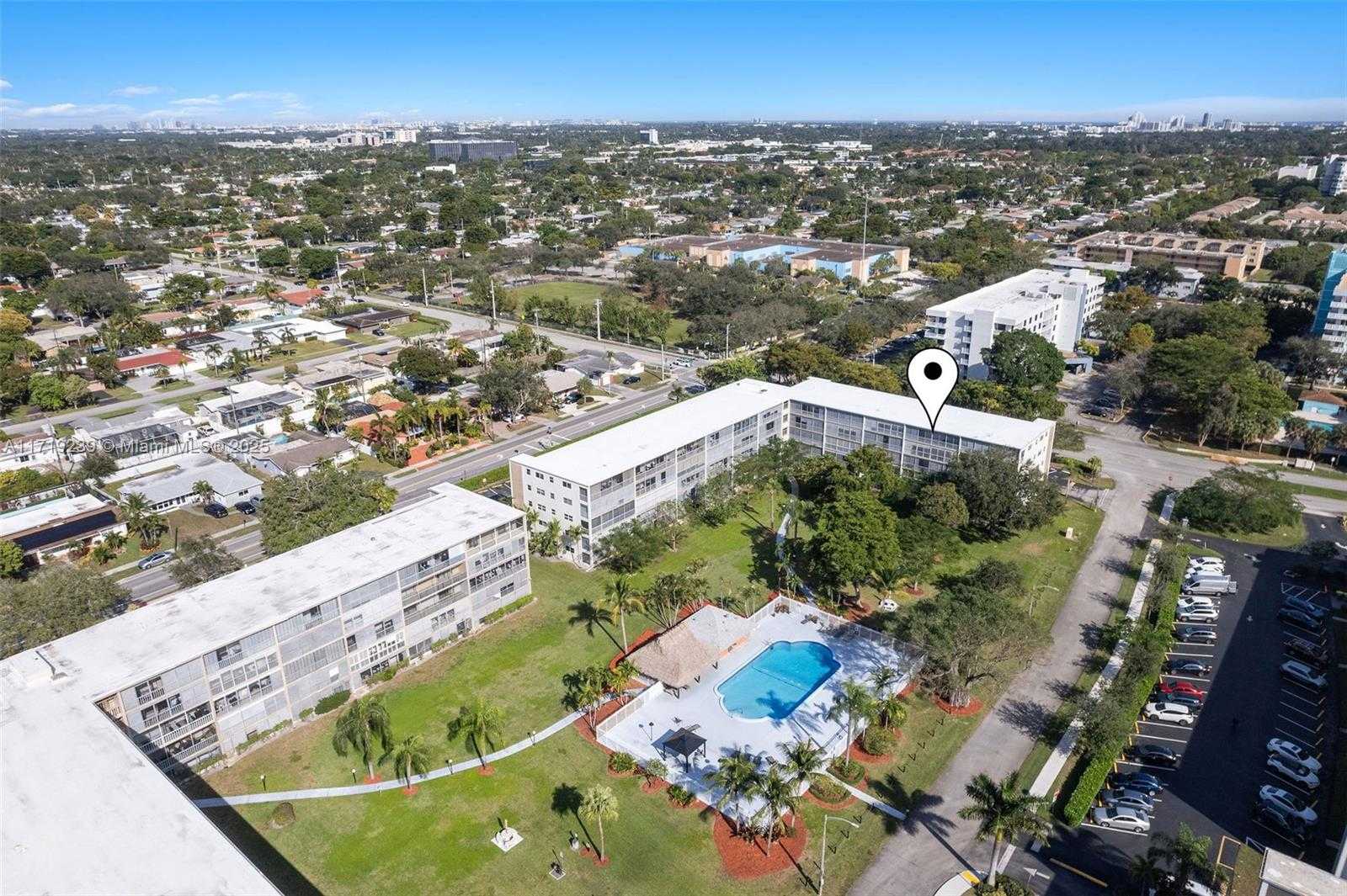 Small Image of 4650 WASHINGTON ST #504, Hollywood Number 26