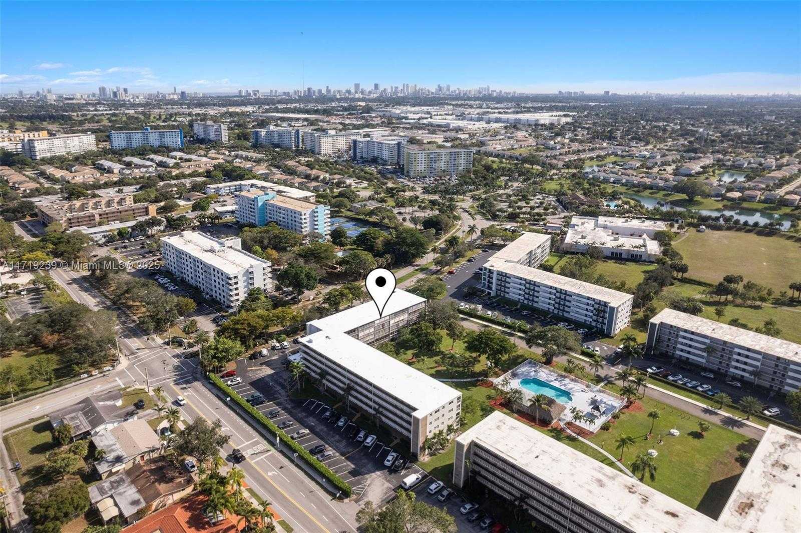 Small Image of 4650 WASHINGTON ST #504, Hollywood Number 27