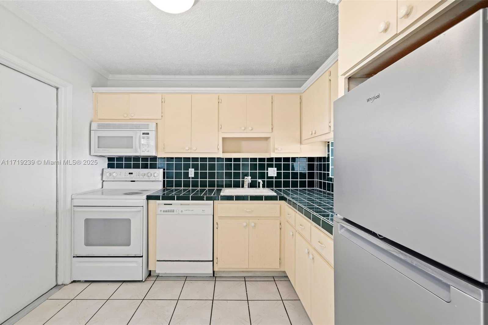 Small Image of 4650 WASHINGTON ST #504, Hollywood Number 3