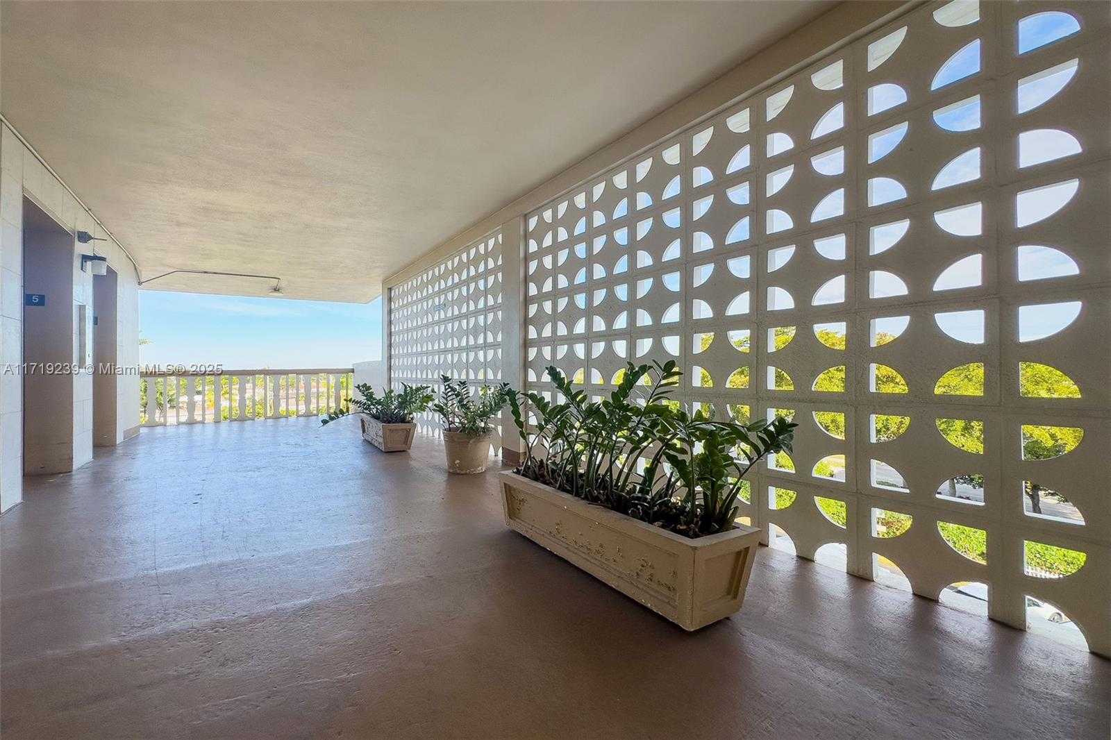Small Image of 4650 WASHINGTON ST #504, Hollywood Number 32