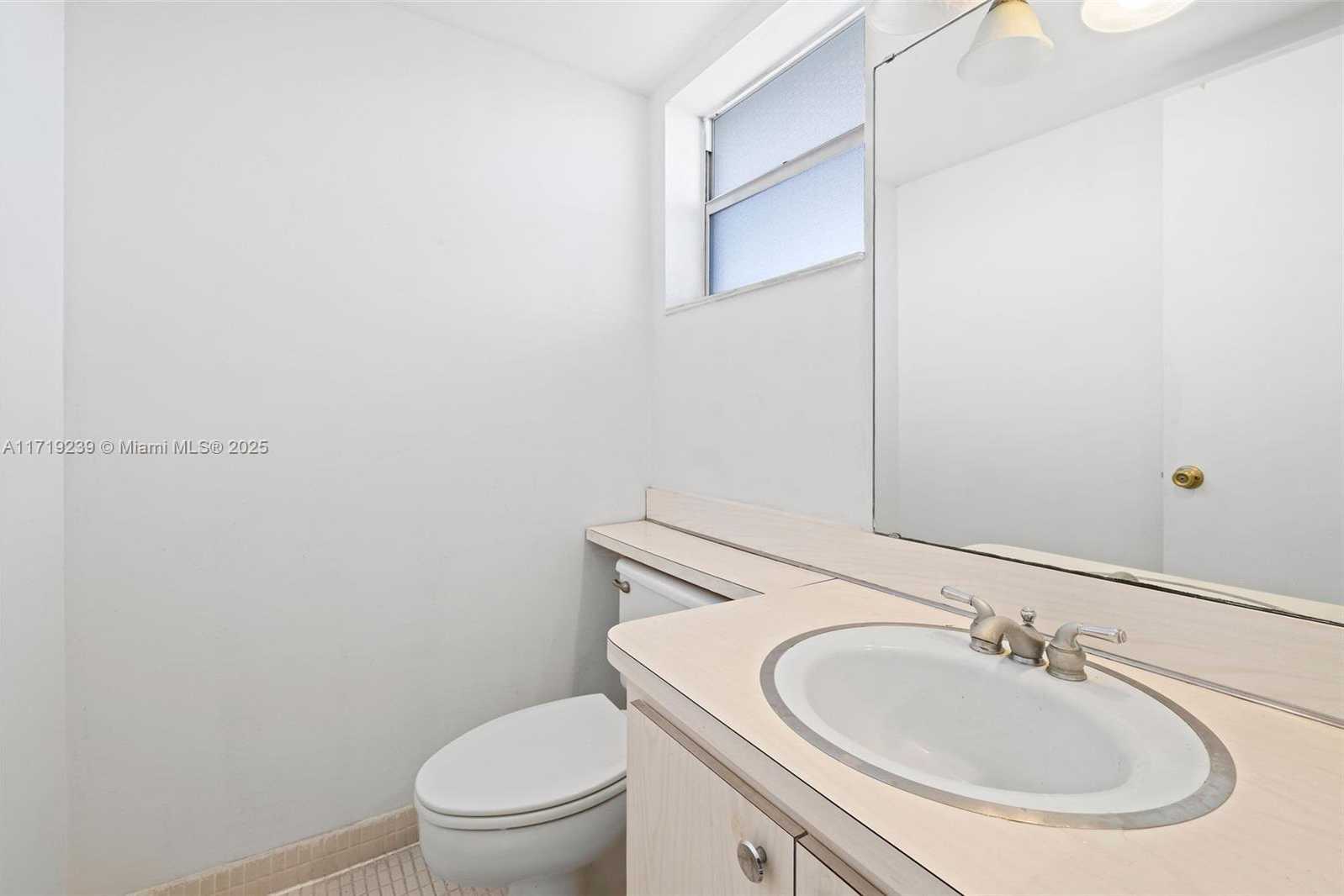 Small Image of 4650 WASHINGTON ST #504, Hollywood Number 37