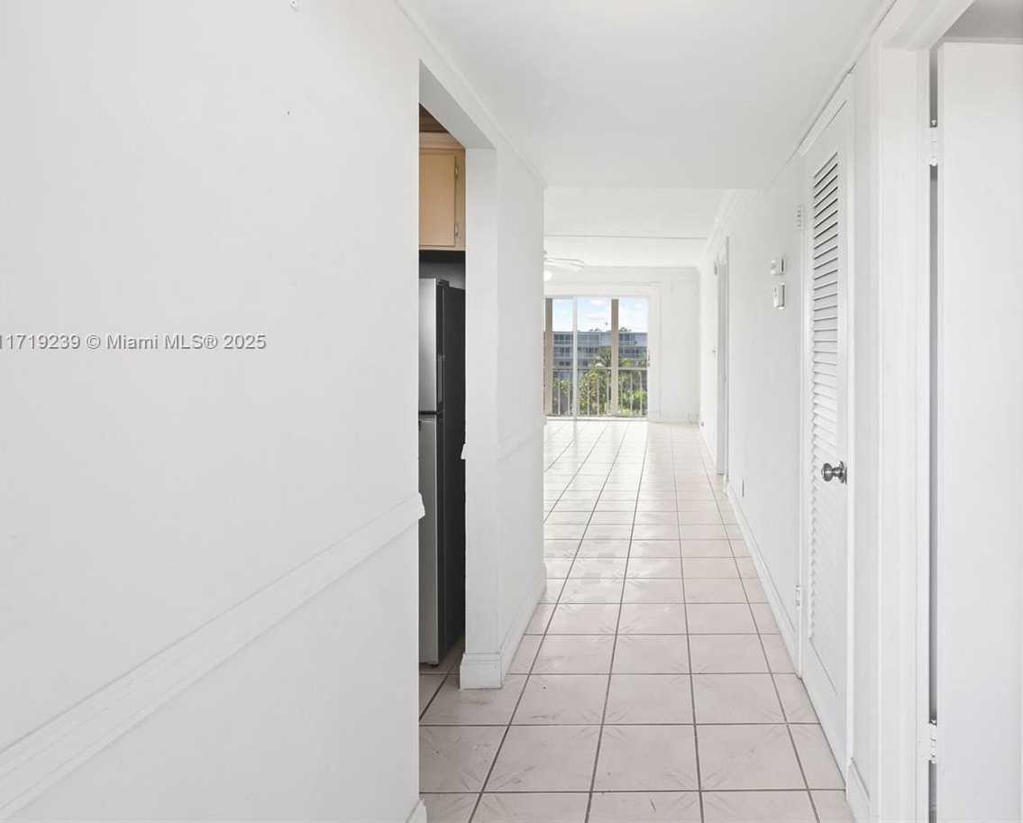Small Image of 4650 WASHINGTON ST #504, Hollywood Number 8