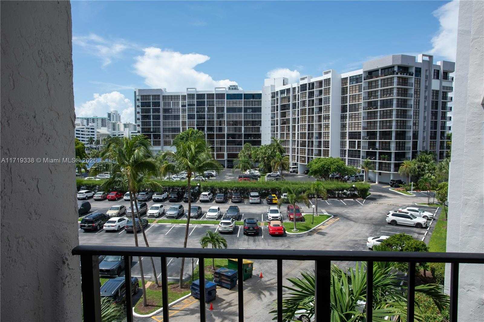 Small Image of 800 PARKVIEW DR #512, Hallandale Beach Number 18