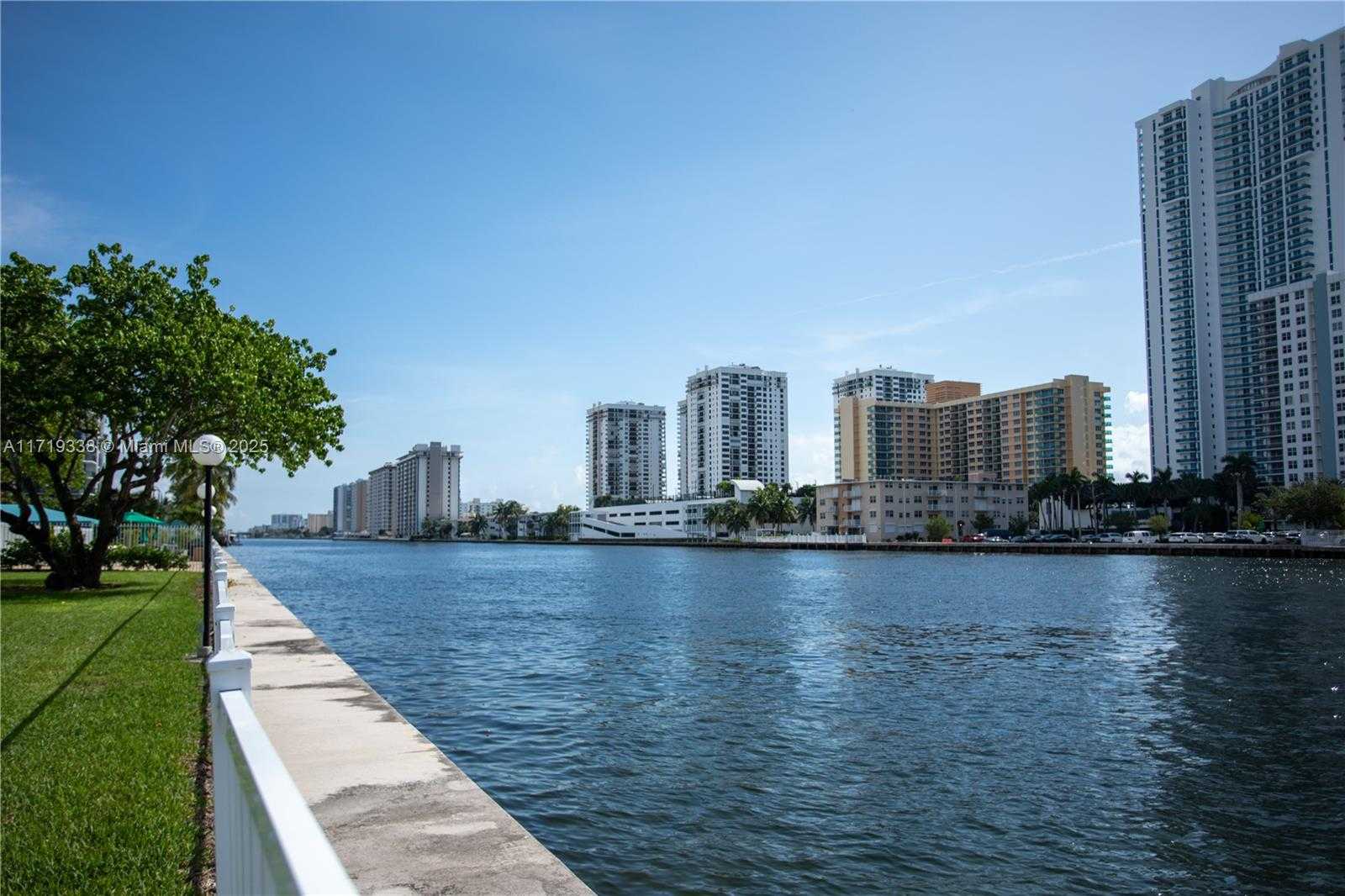 Small Image of 800 PARKVIEW DR #512, Hallandale Beach Number 19