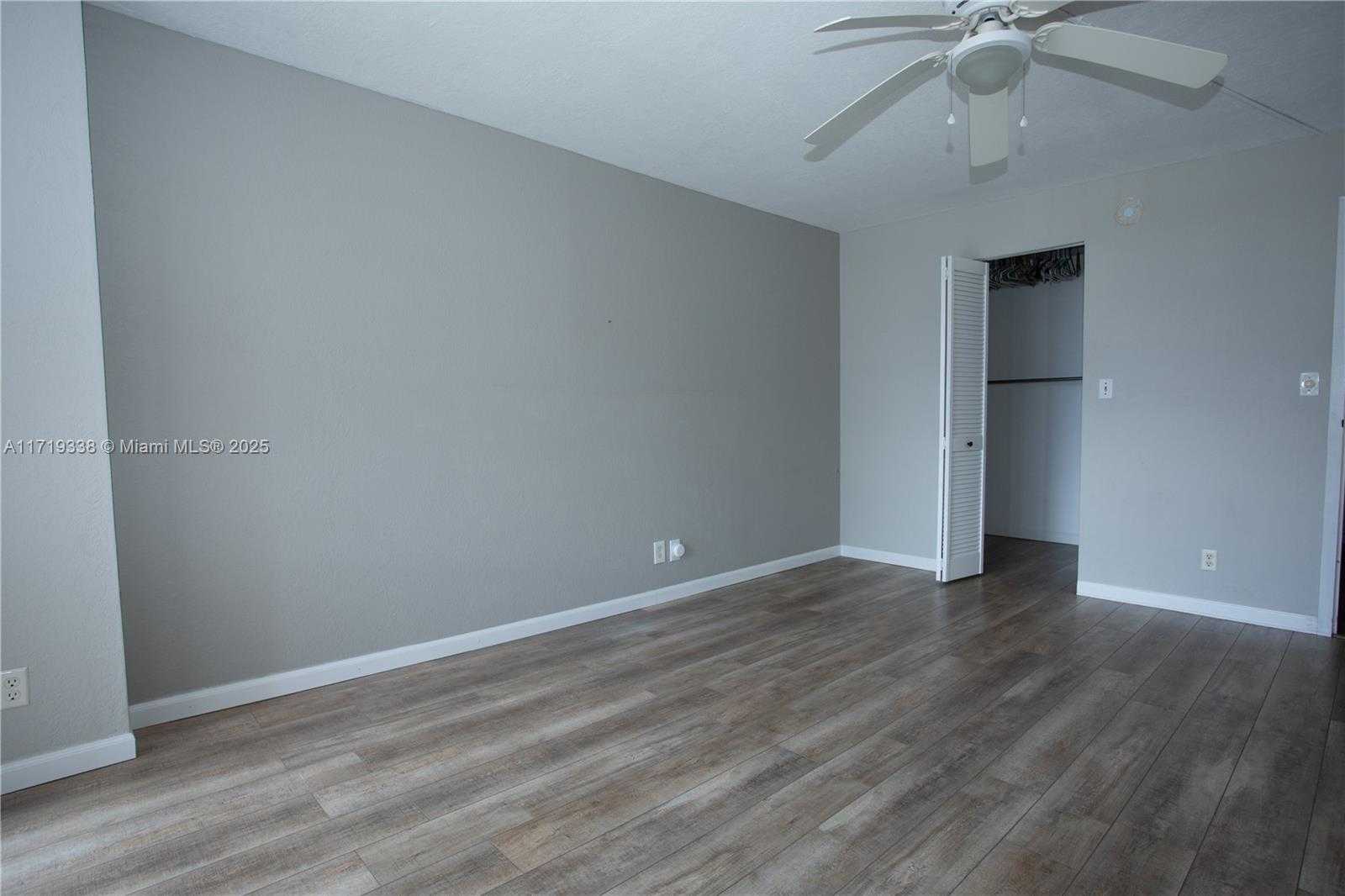 Small Image of 800 PARKVIEW DR #512, Hallandale Beach Number 6