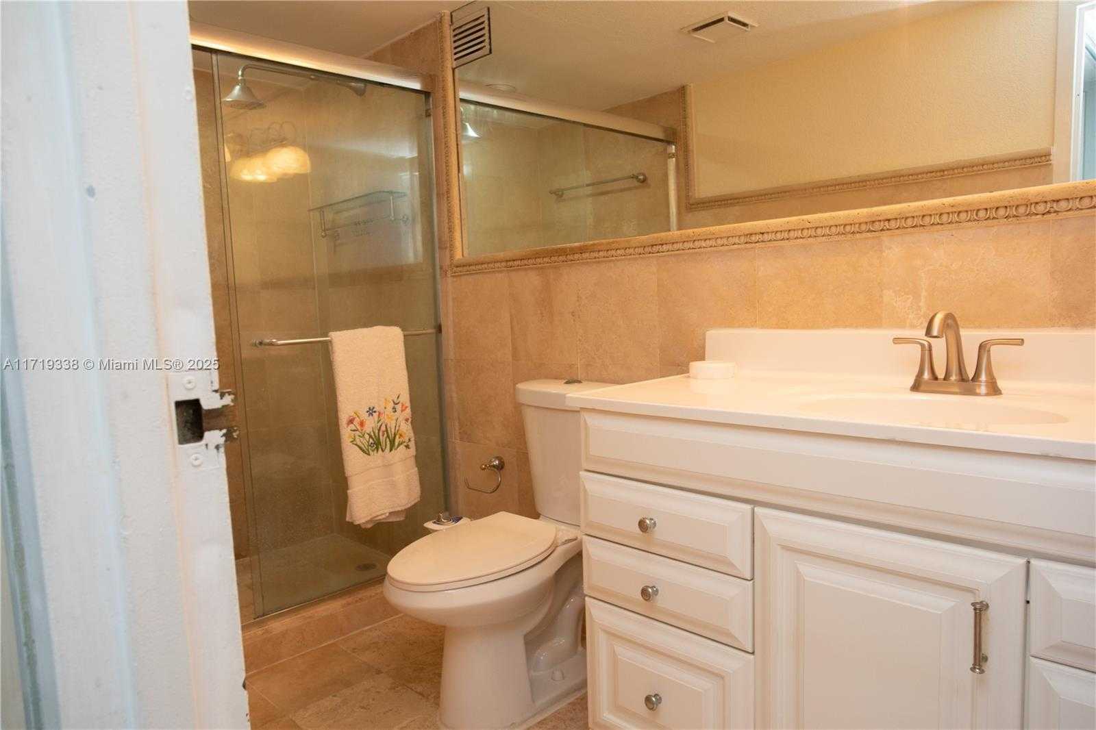Small Image of 800 PARKVIEW DR #512, Hallandale Beach Number 9