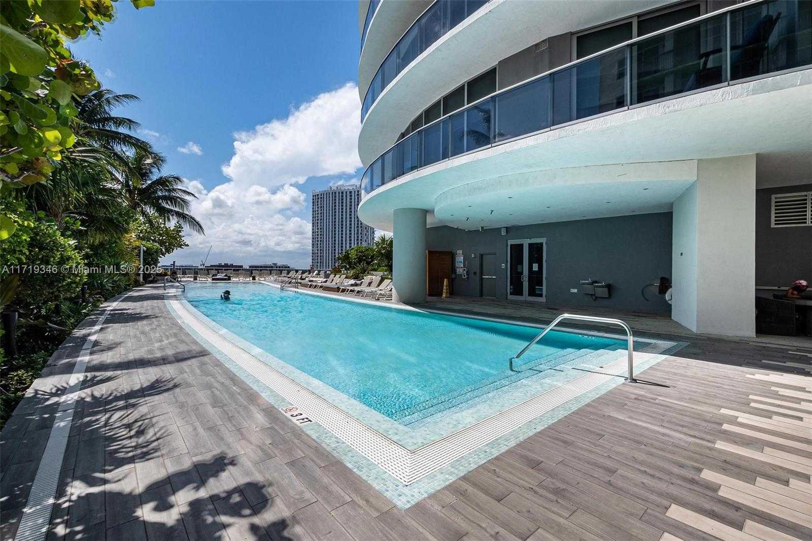 Small Image of 488 NE 18th St, Miami, FL 33132, USA Number 24