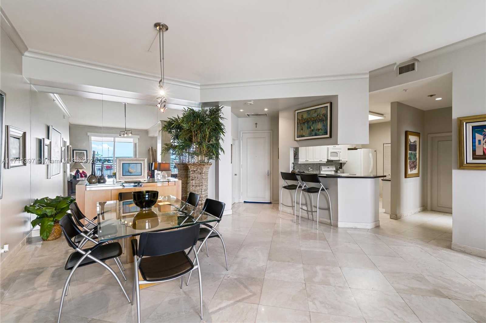 Small Image of 888 Brickell Key Dr, Miami, FL 33131, USA Number 10