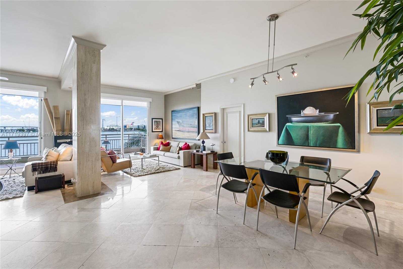 Small Image of 888 Brickell Key Dr, Miami, FL 33131, USA Number 11
