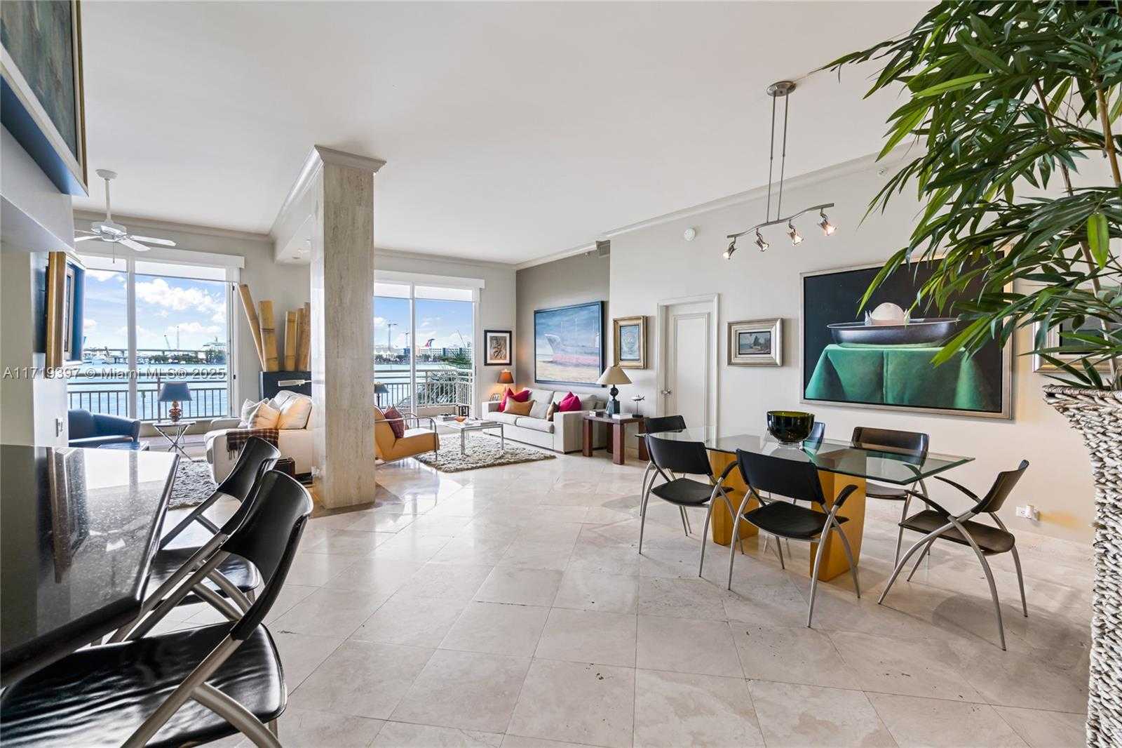 Small Image of 888 Brickell Key Dr, Miami, FL 33131, USA Number 12