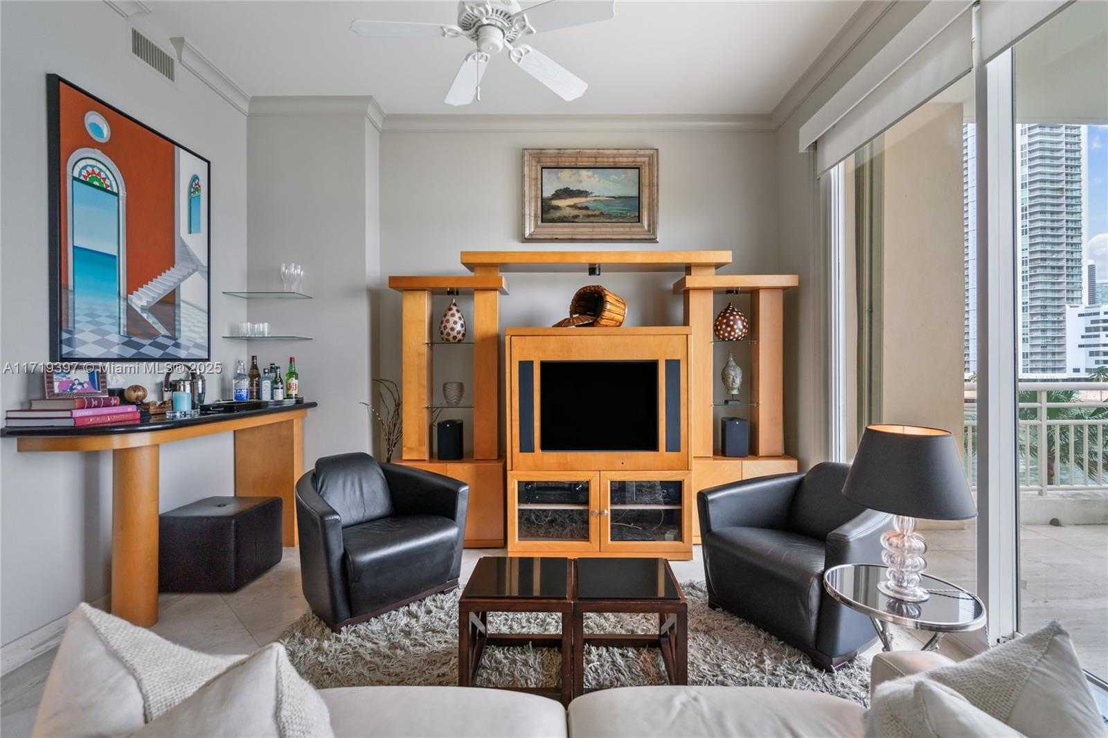 Small Image of 888 Brickell Key Dr, Miami, FL 33131, USA Number 16