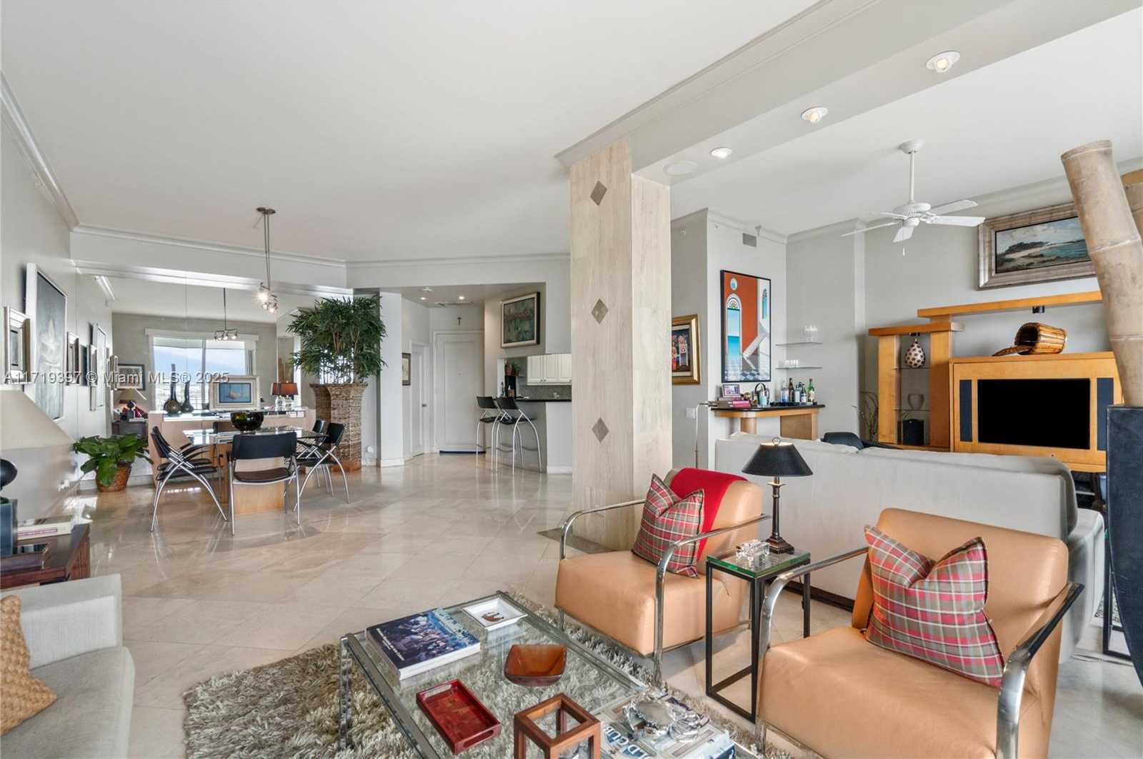 Small Image of 888 Brickell Key Dr, Miami, FL 33131, USA Number 17