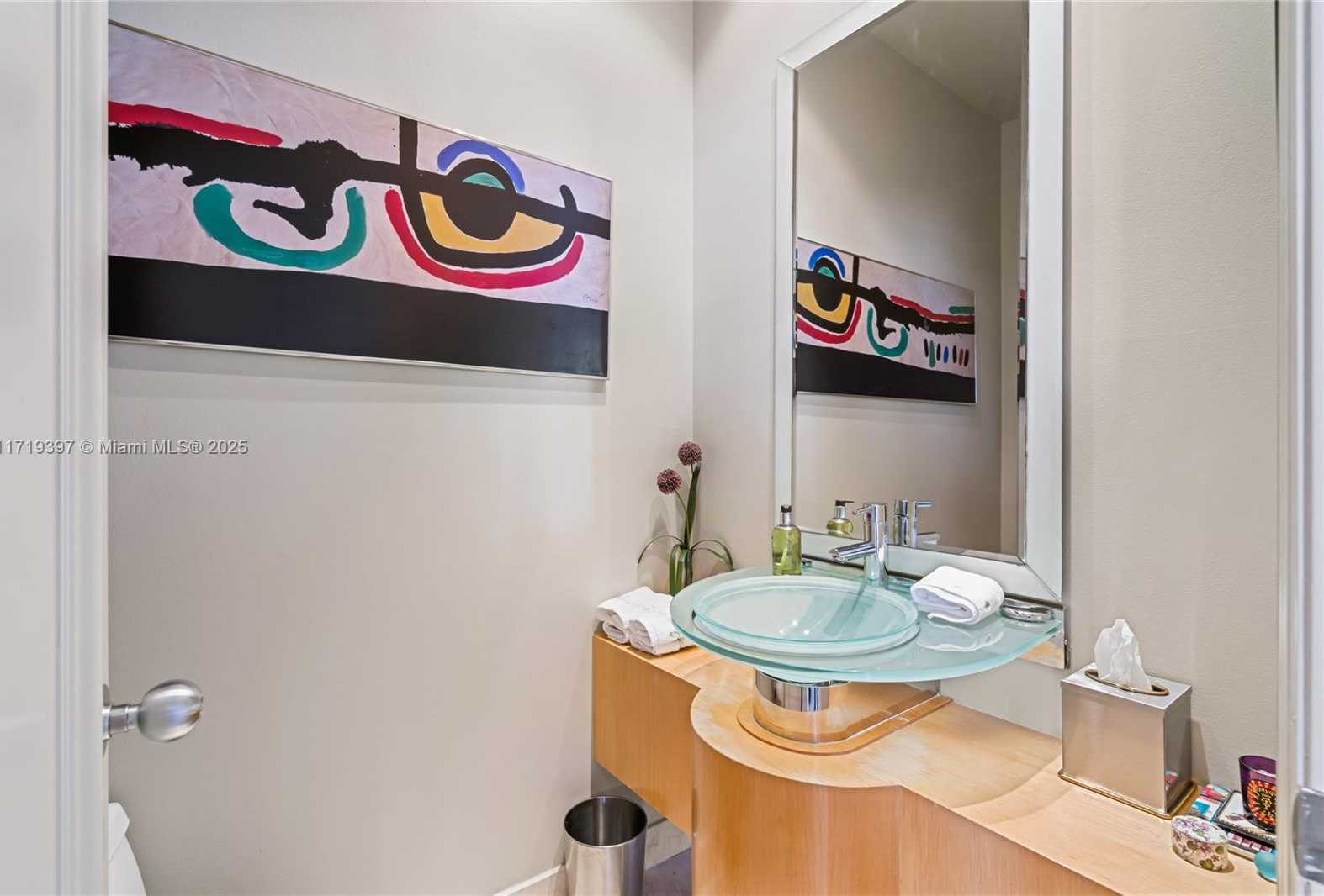 Small Image of 888 Brickell Key Dr, Miami, FL 33131, USA Number 37