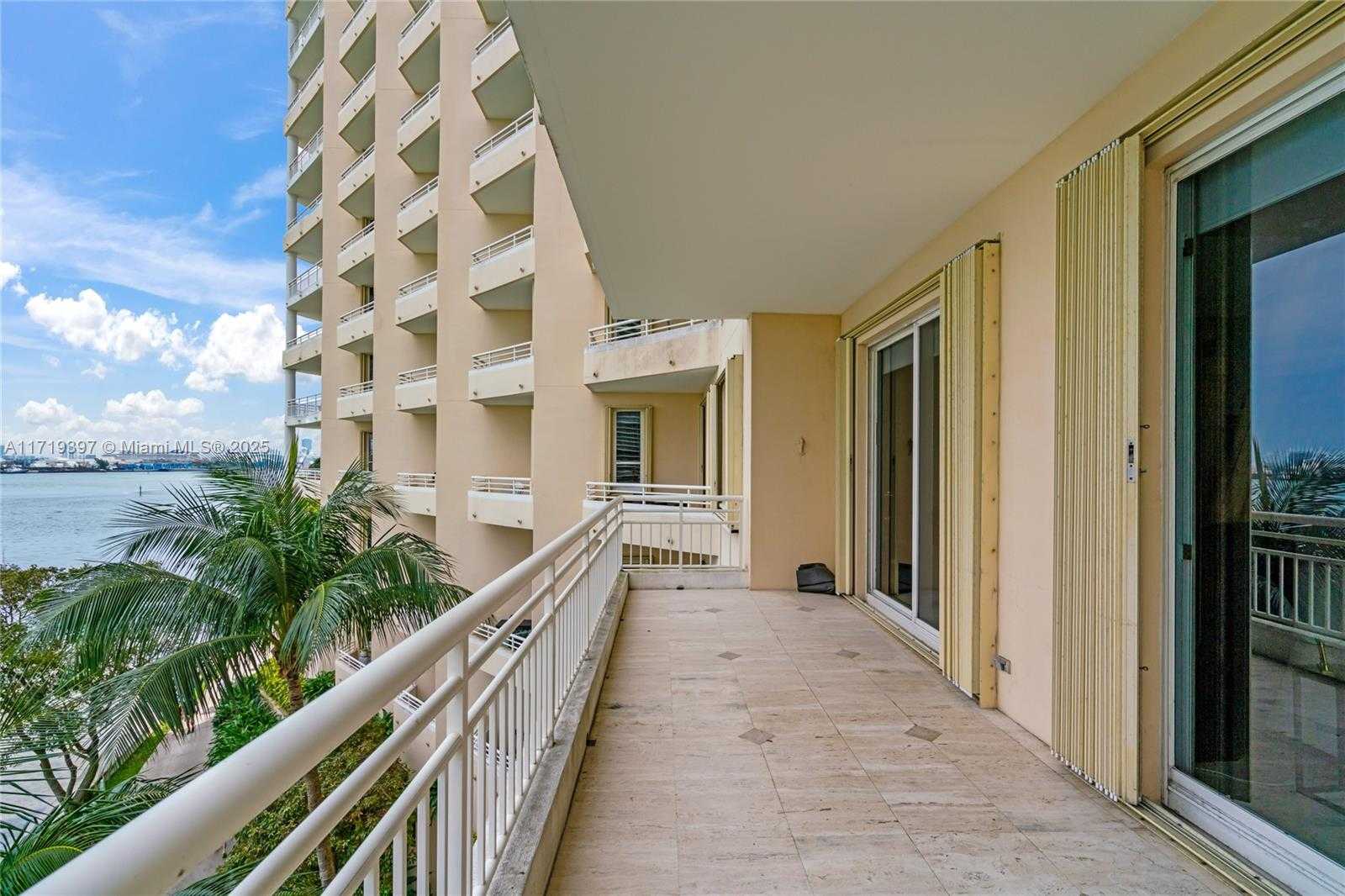 Small Image of 888 Brickell Key Dr, Miami, FL 33131, USA Number 38