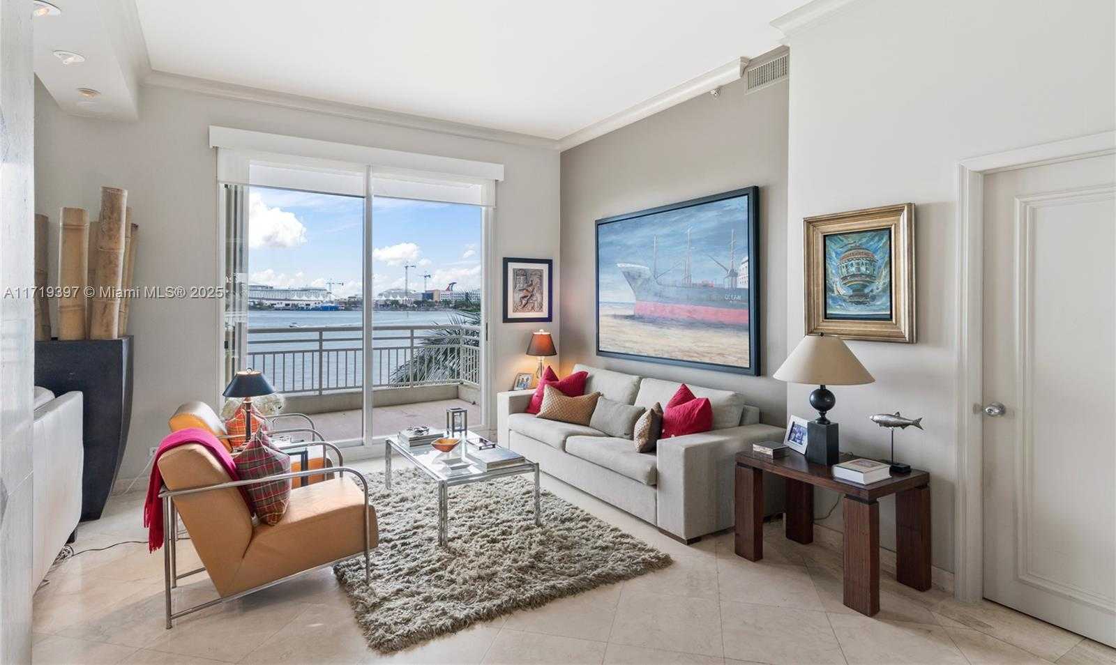 Small Image of 888 Brickell Key Dr, Miami, FL 33131, USA Number 5