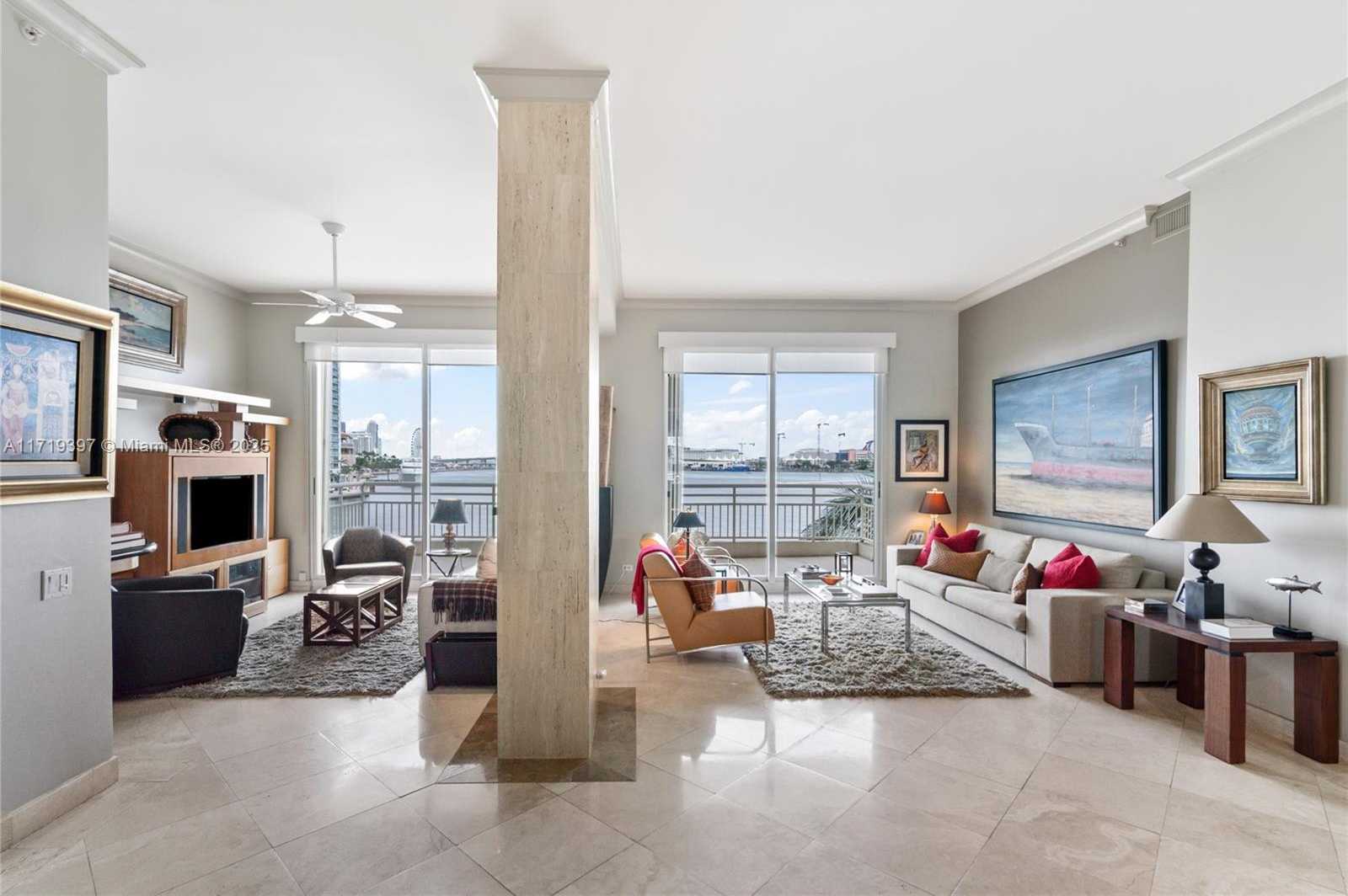 Small Image of 888 Brickell Key Dr, Miami, FL 33131, USA Number 6