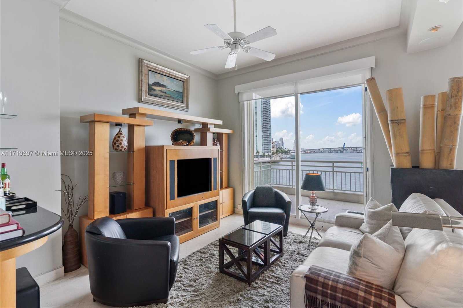Small Image of 888 Brickell Key Dr, Miami, FL 33131, USA Number 9
