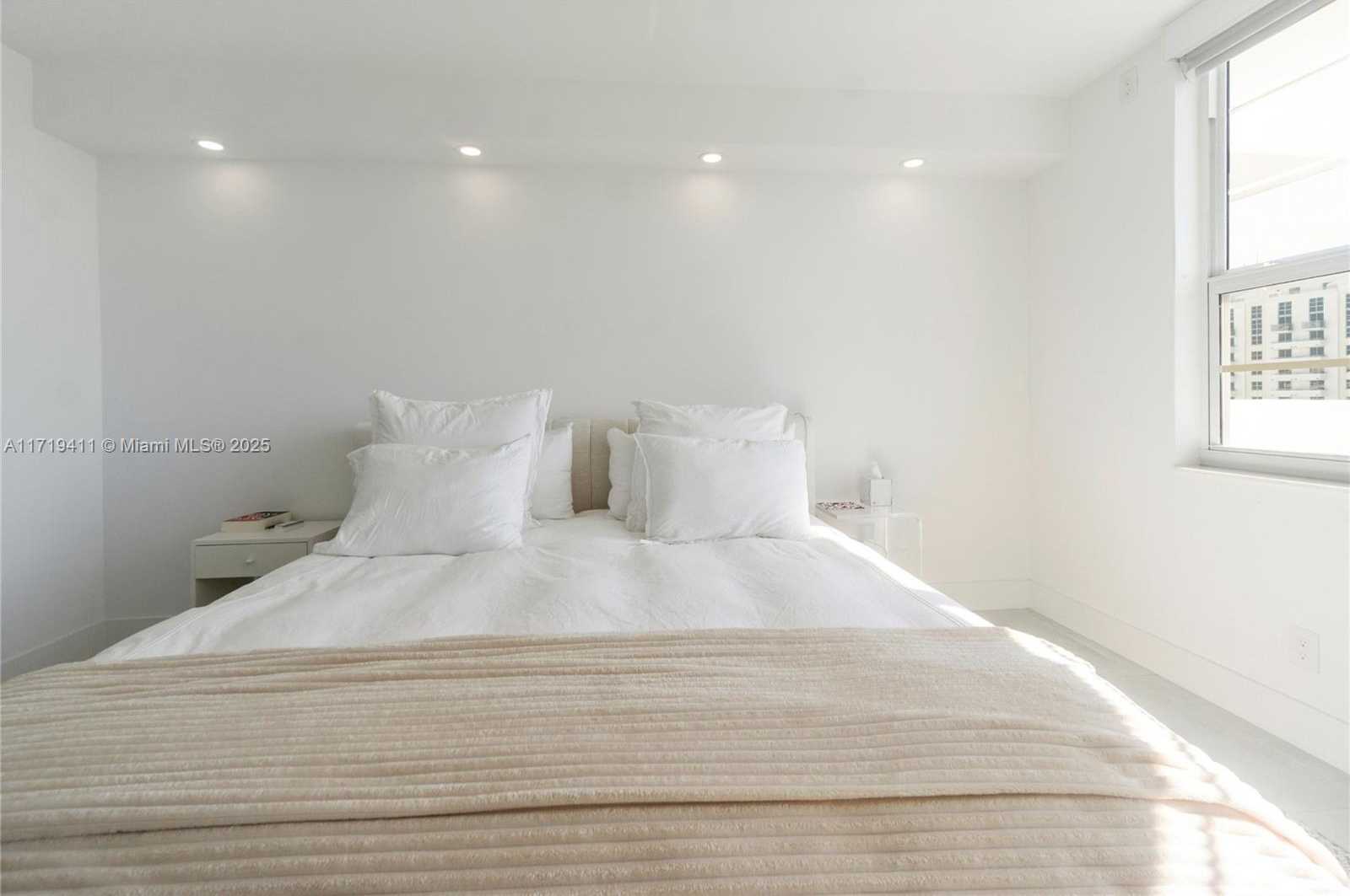 Small Image of 100 LINCOLN RD #1411, Miami Beach Number 16