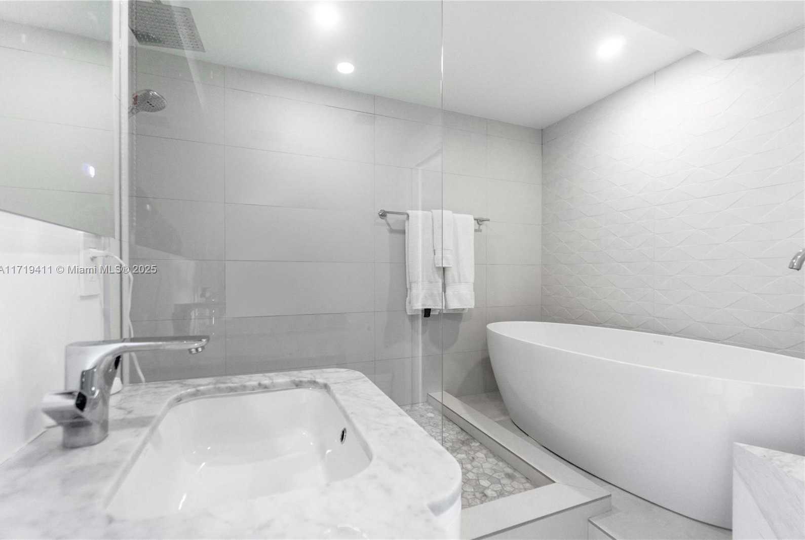 Small Image of 100 LINCOLN RD #1411, Miami Beach Number 19