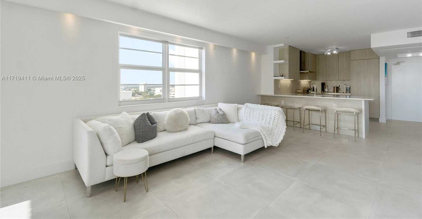 Small Image of 100 LINCOLN RD #1411, Miami Beach Number 3