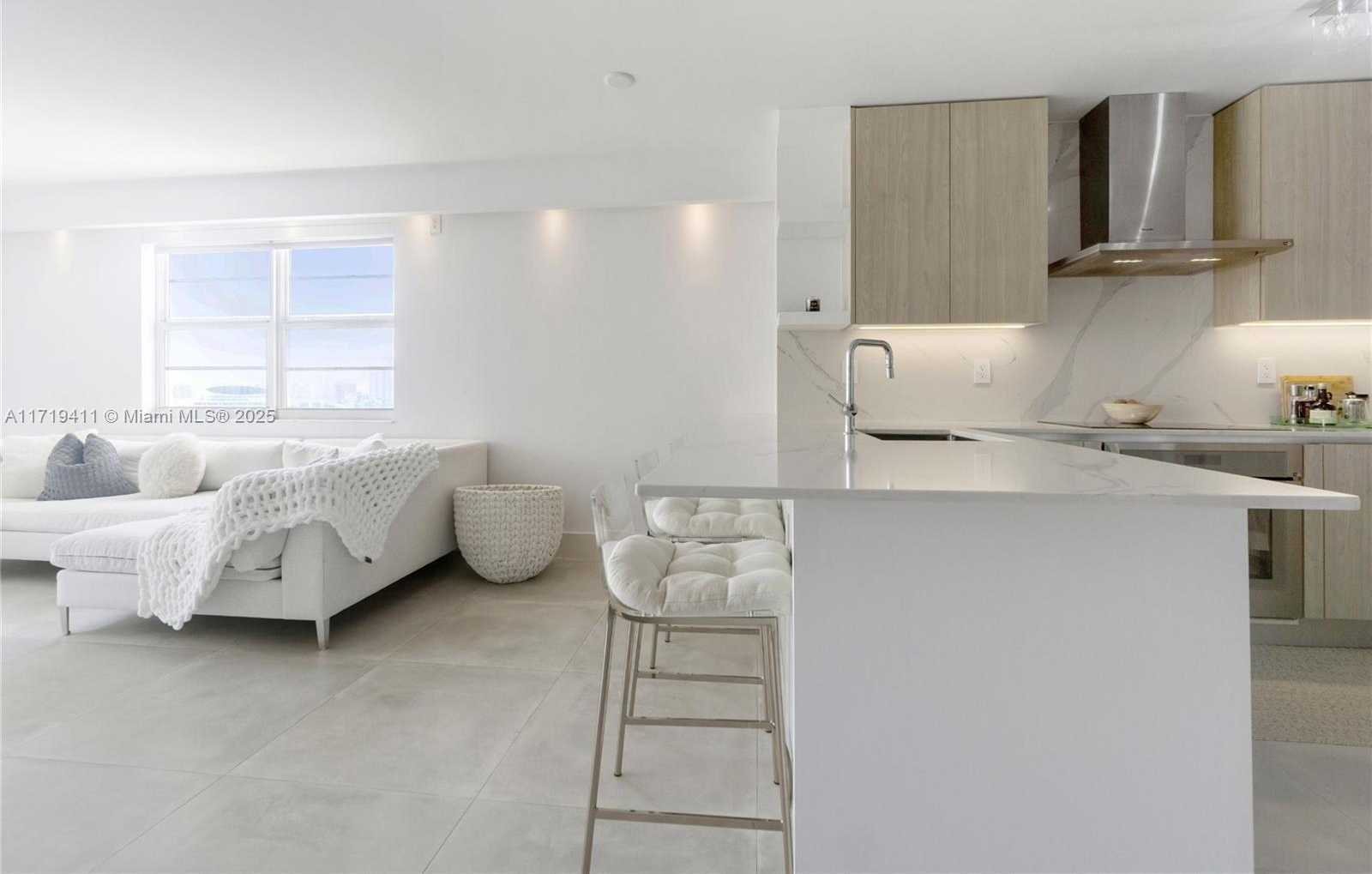 Small Image of 100 LINCOLN RD #1411, Miami Beach Number 5