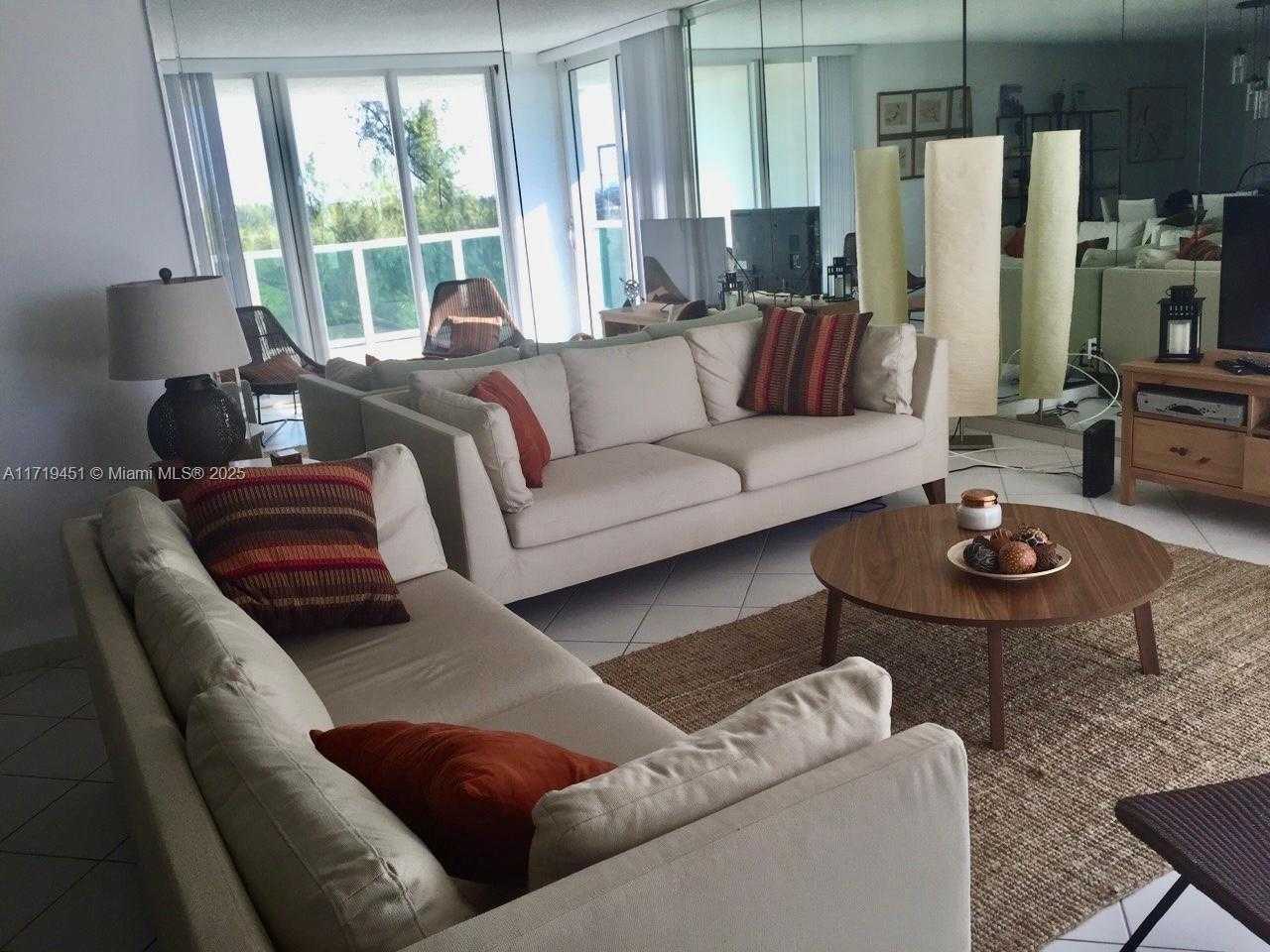 Small Image of 100 Bayview Dr, Sunny Isles Beach, FL 33160, USA Number 10