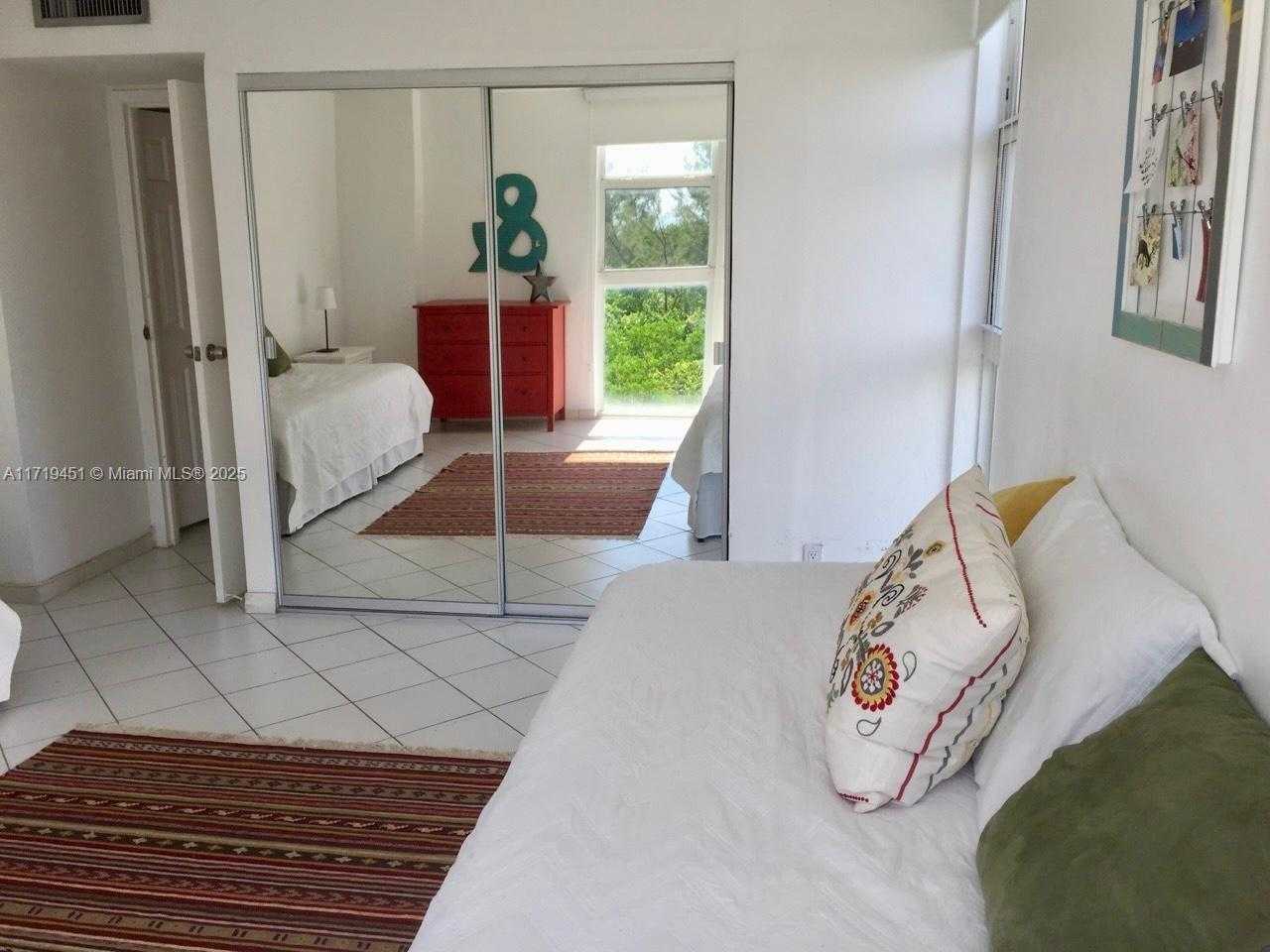 Small Image of 100 Bayview Dr, Sunny Isles Beach, FL 33160, USA Number 26