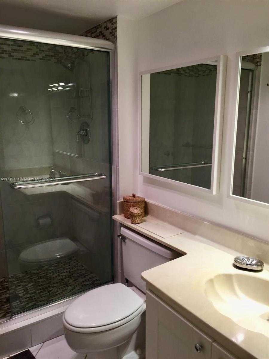 Small Image of 100 Bayview Dr, Sunny Isles Beach, FL 33160, USA Number 29