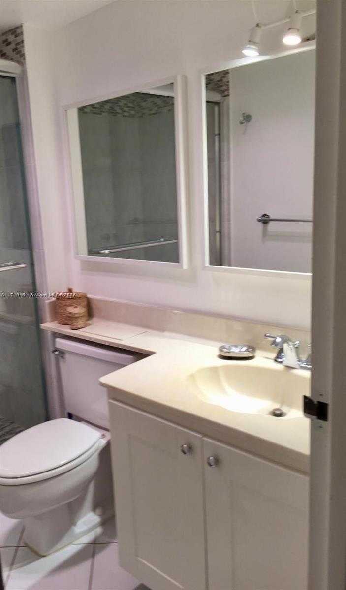 Small Image of 100 Bayview Dr, Sunny Isles Beach, FL 33160, USA Number 30
