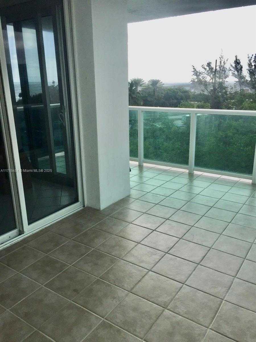 Small Image of 100 Bayview Dr, Sunny Isles Beach, FL 33160, USA Number 38