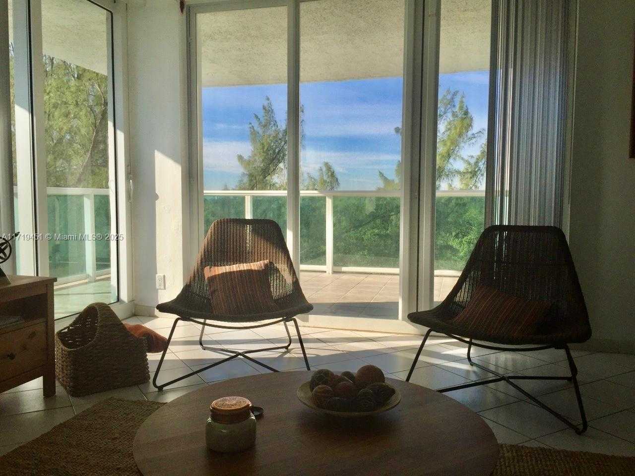 Small Image of 100 Bayview Dr, Sunny Isles Beach, FL 33160, USA Number 42