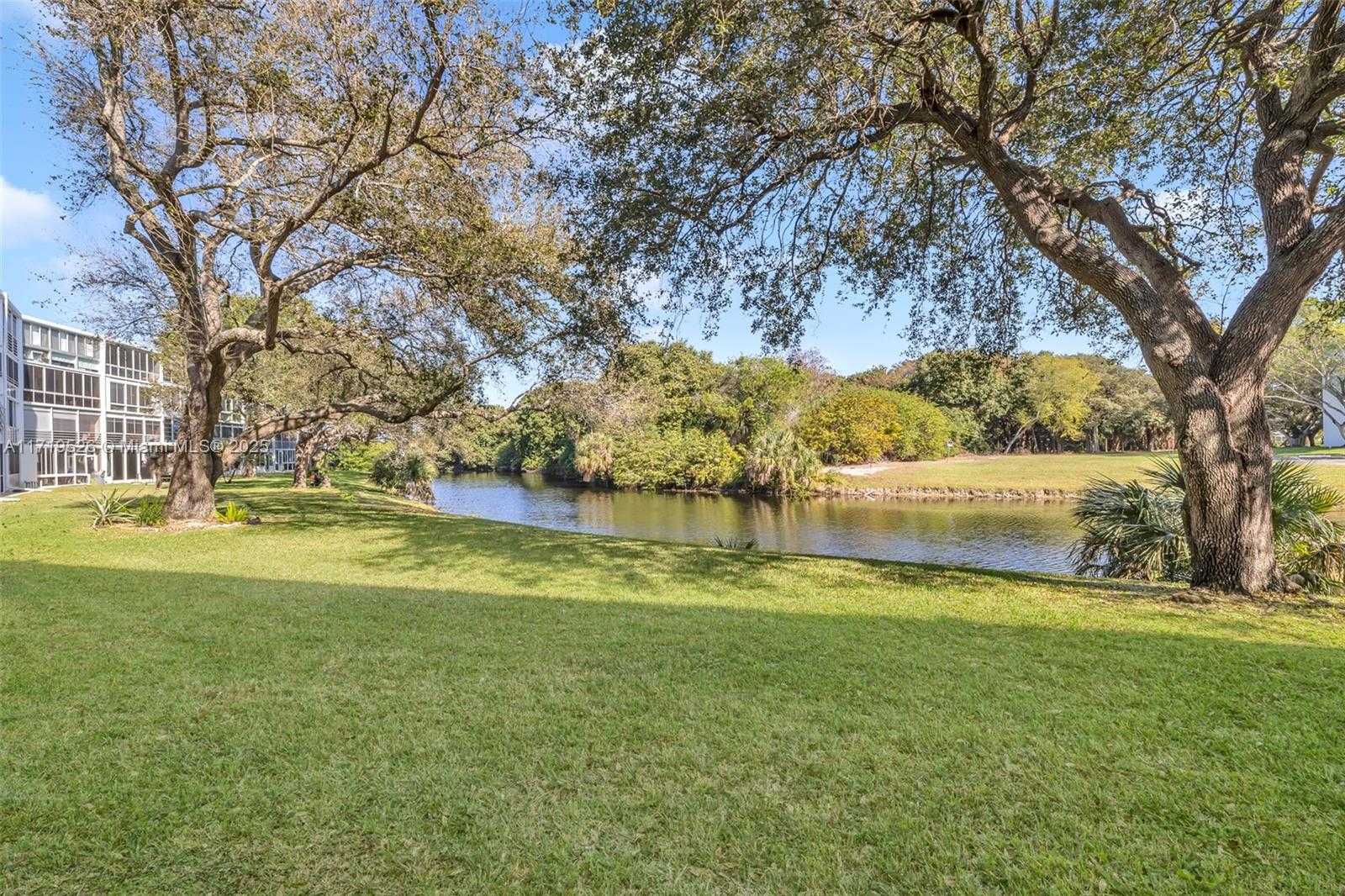 Small Image of 3037 NEWPORT H #3037, Deerfield Beach Number 33