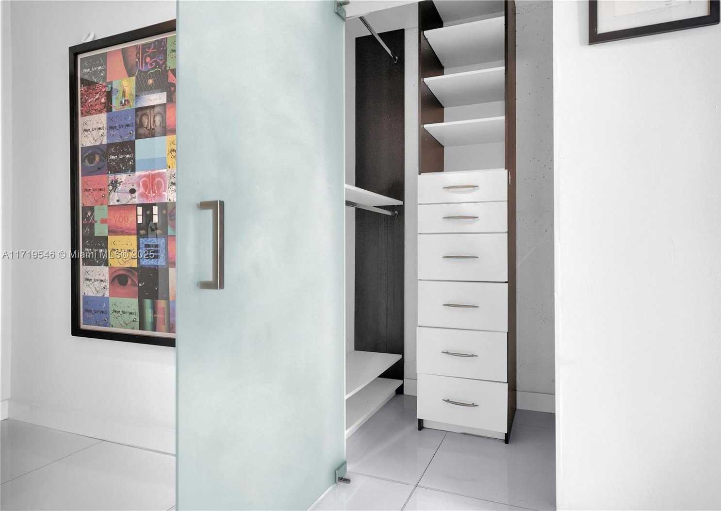 Small Image of 2001 BISCAYNE BLVD #3213, Miami Number 18