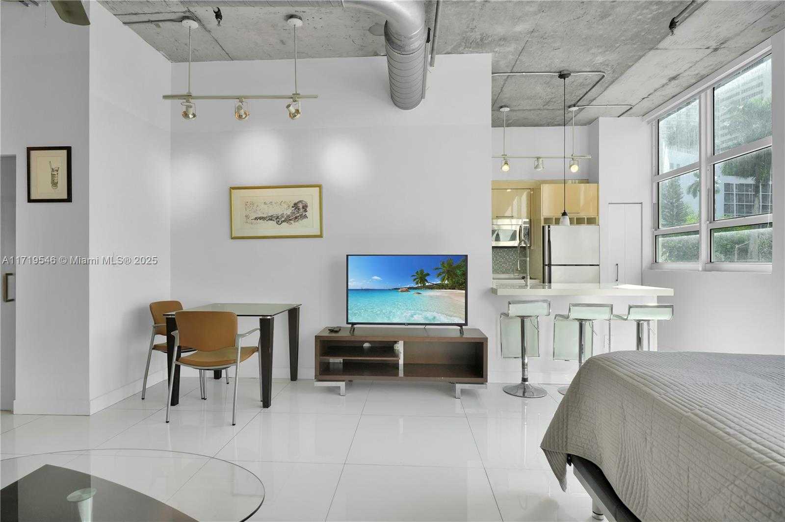Small Image of 2001 BISCAYNE BLVD #3213, Miami Number 8