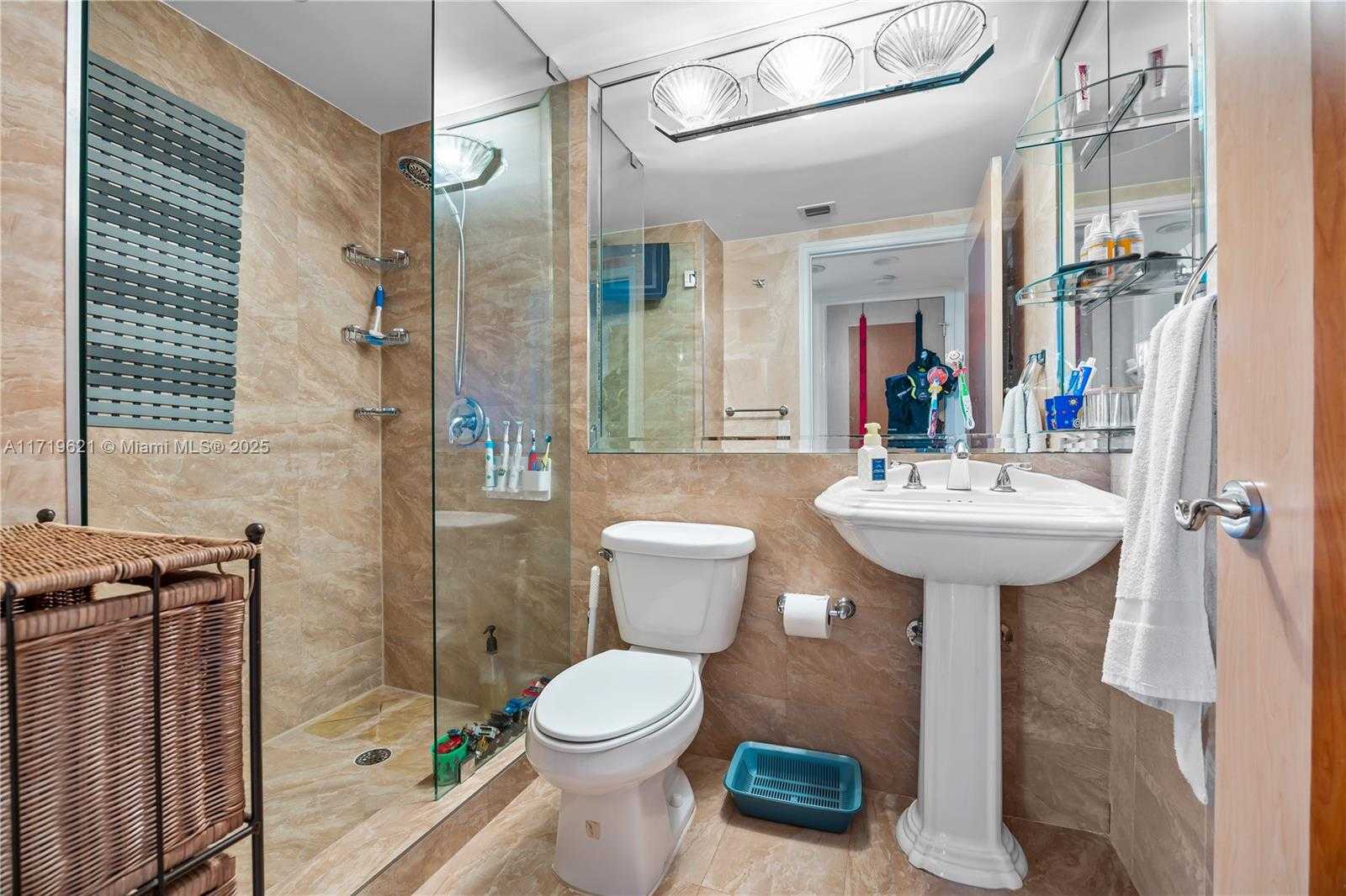 Small Image of 17555 COLLINS AVE #607, Sunny Isles Beach Number 11