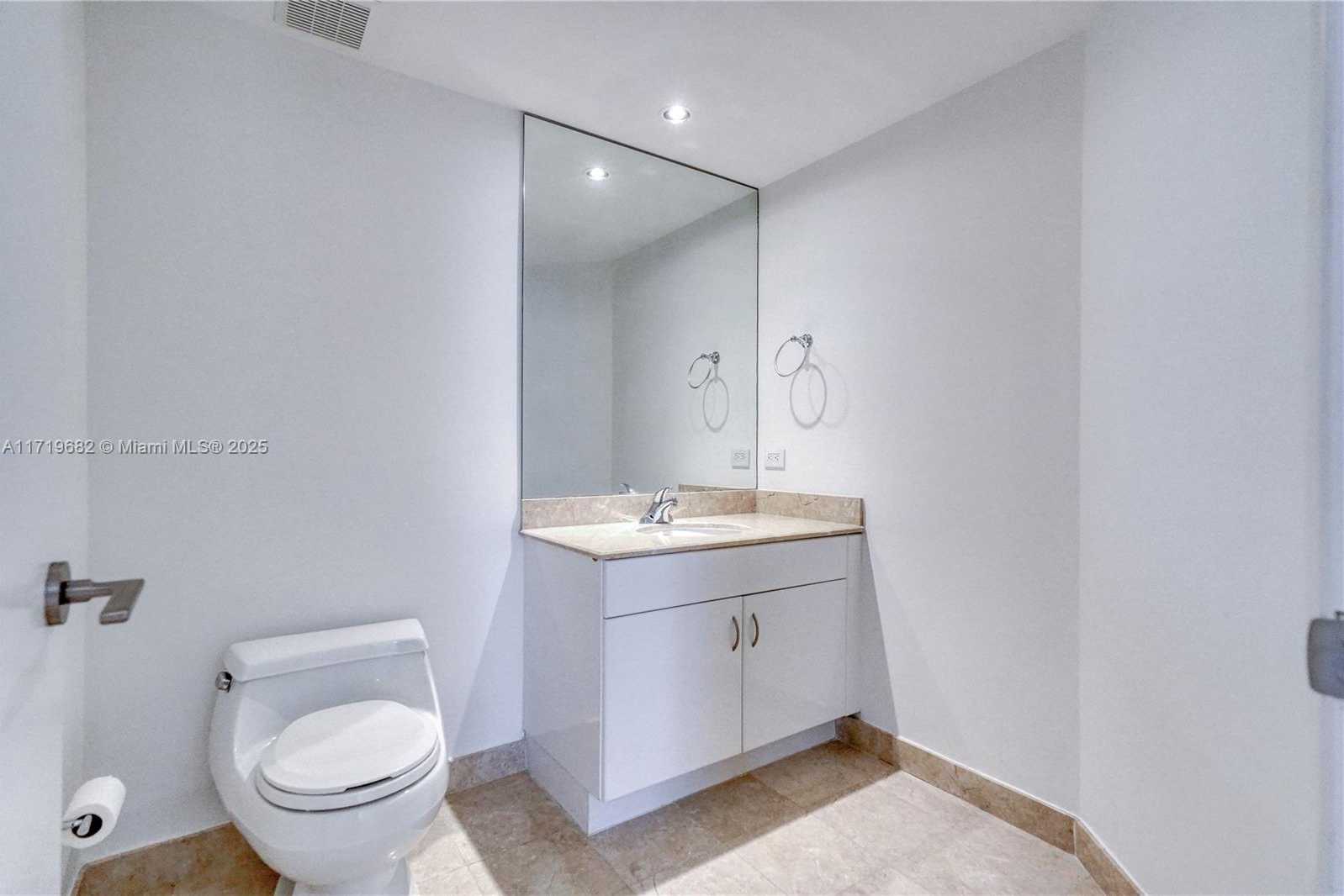 Small Image of 801 BRICKELL KEY BLVD #502, Miami Number 15