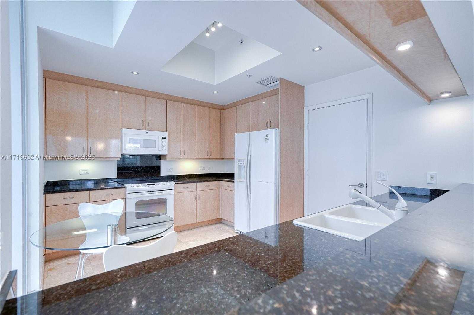 Small Image of 801 BRICKELL KEY BLVD #502, Miami Number 40