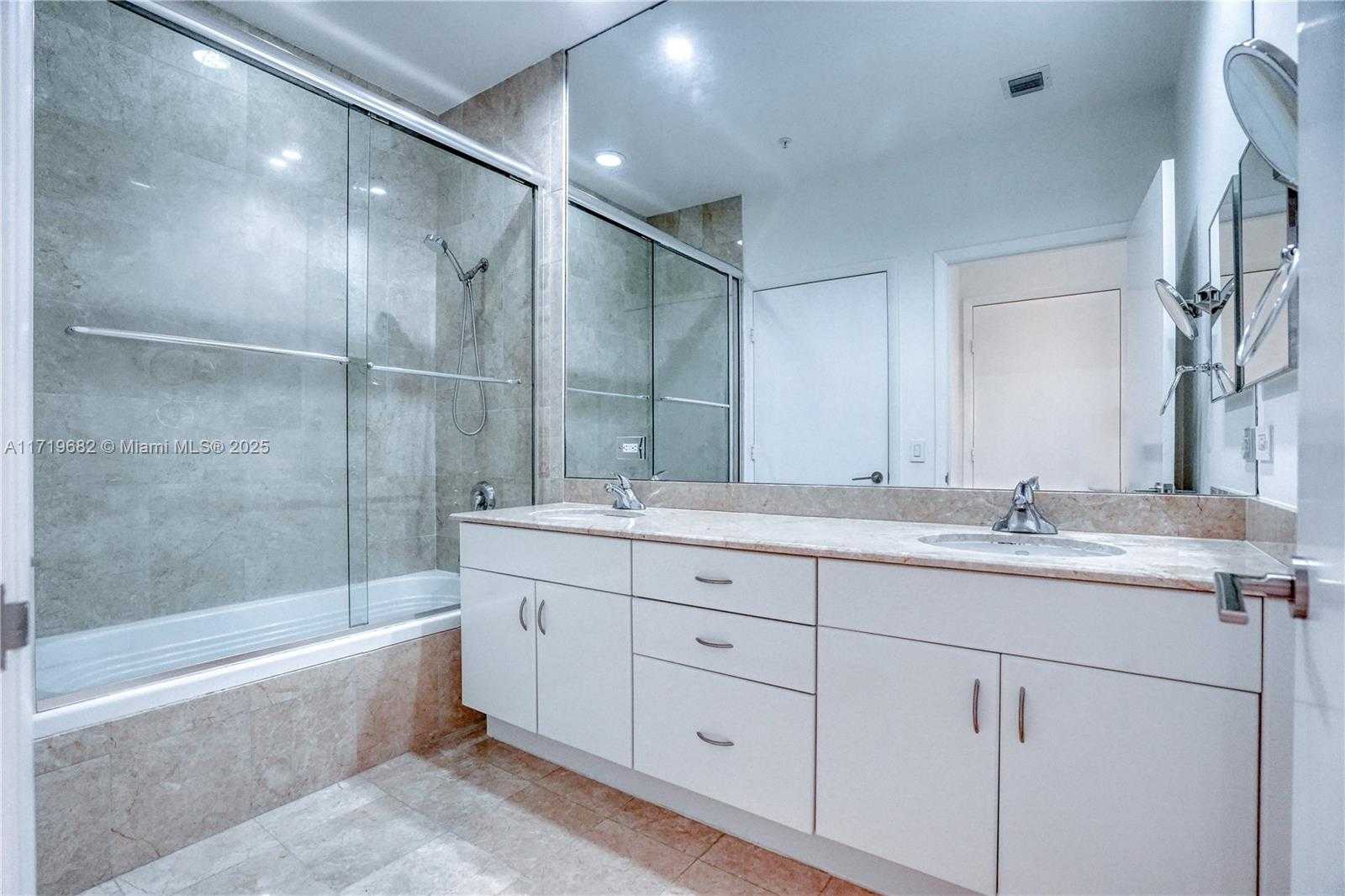 Small Image of 801 BRICKELL KEY BLVD #502, Miami Number 8