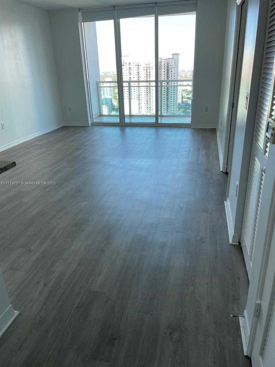 Small Image of 951 BRICKELL AVE #3303, Miami Number 12