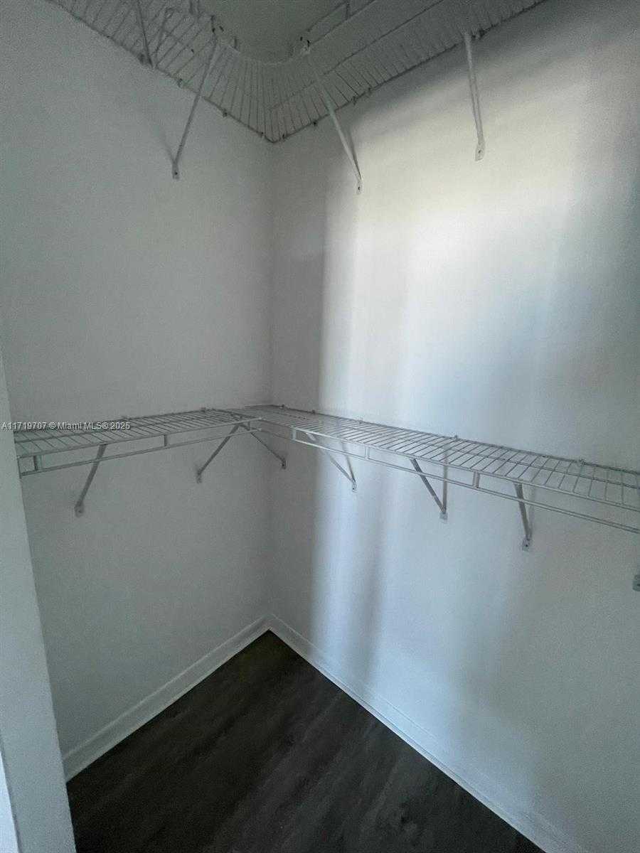 Small Image of 951 BRICKELL AVE #3303, Miami Number 13