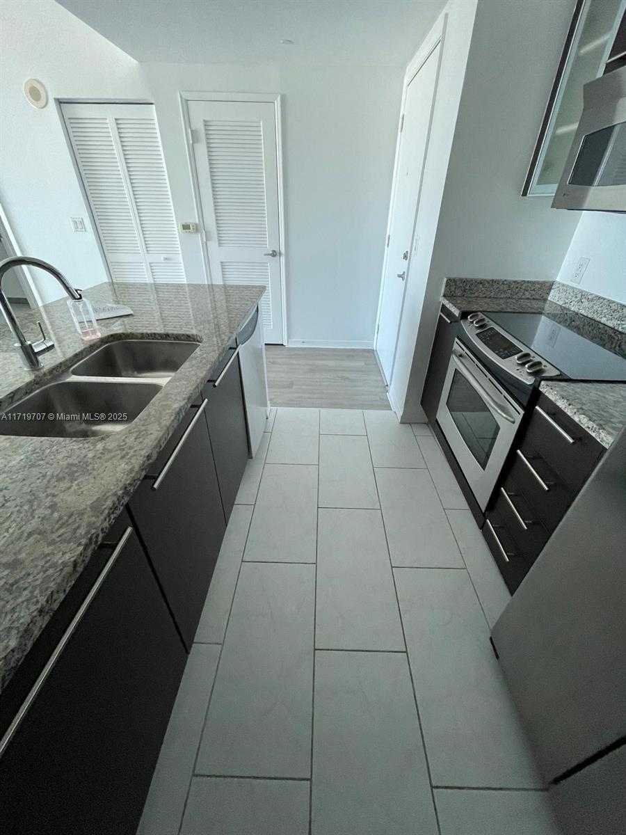 Small Image of 951 BRICKELL AVE #3303, Miami Number 16