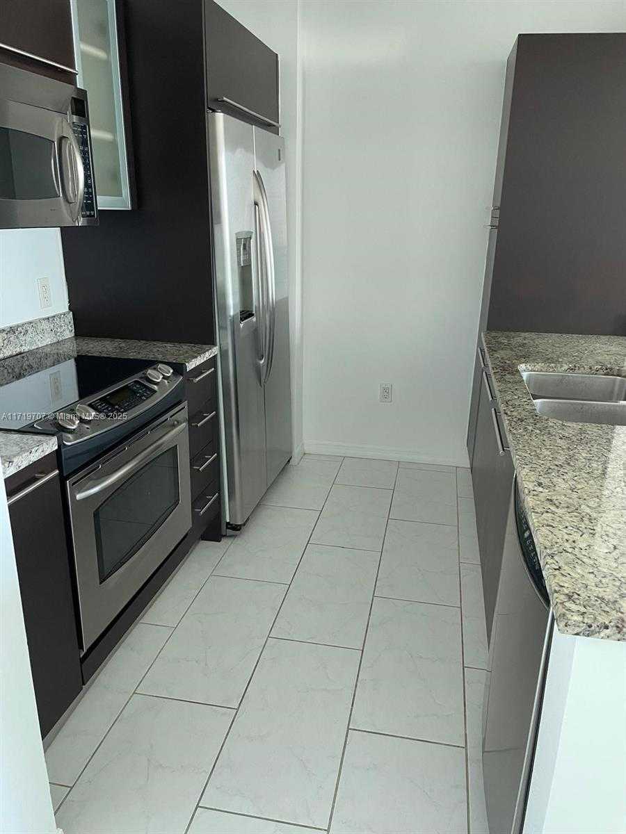 Small Image of 951 BRICKELL AVE #3303, Miami Number 17
