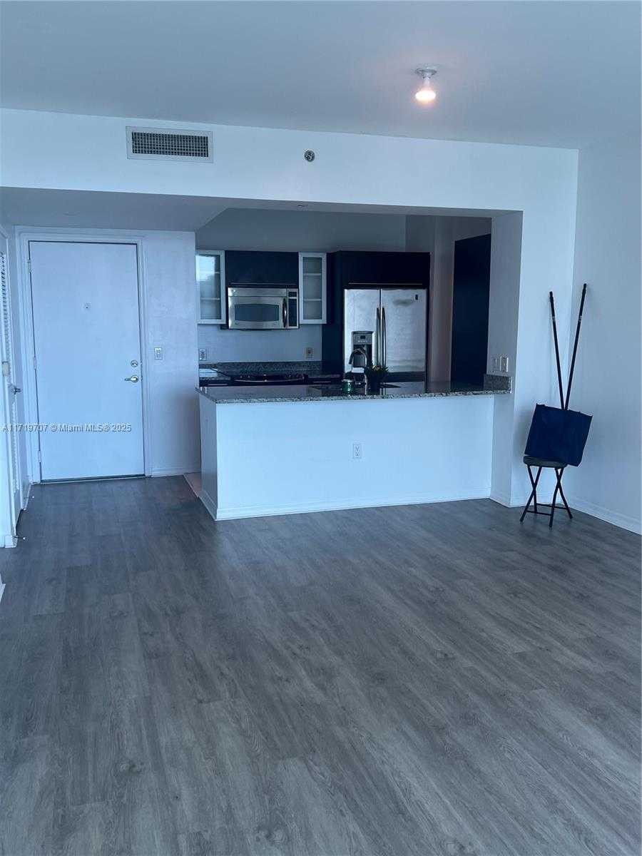 Small Image of 951 BRICKELL AVE #3303, Miami Number 21