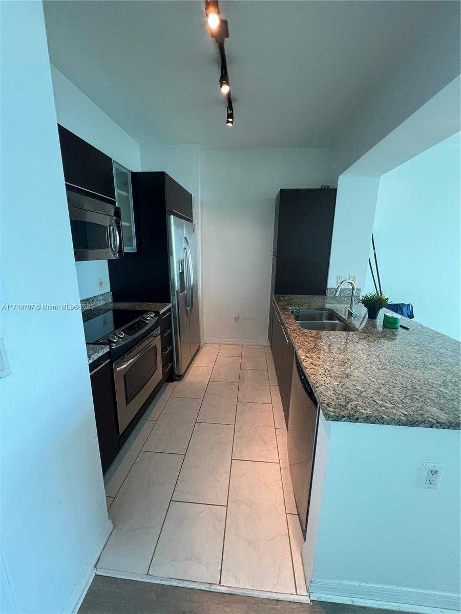 Small Image of 951 BRICKELL AVE #3303, Miami Number 4