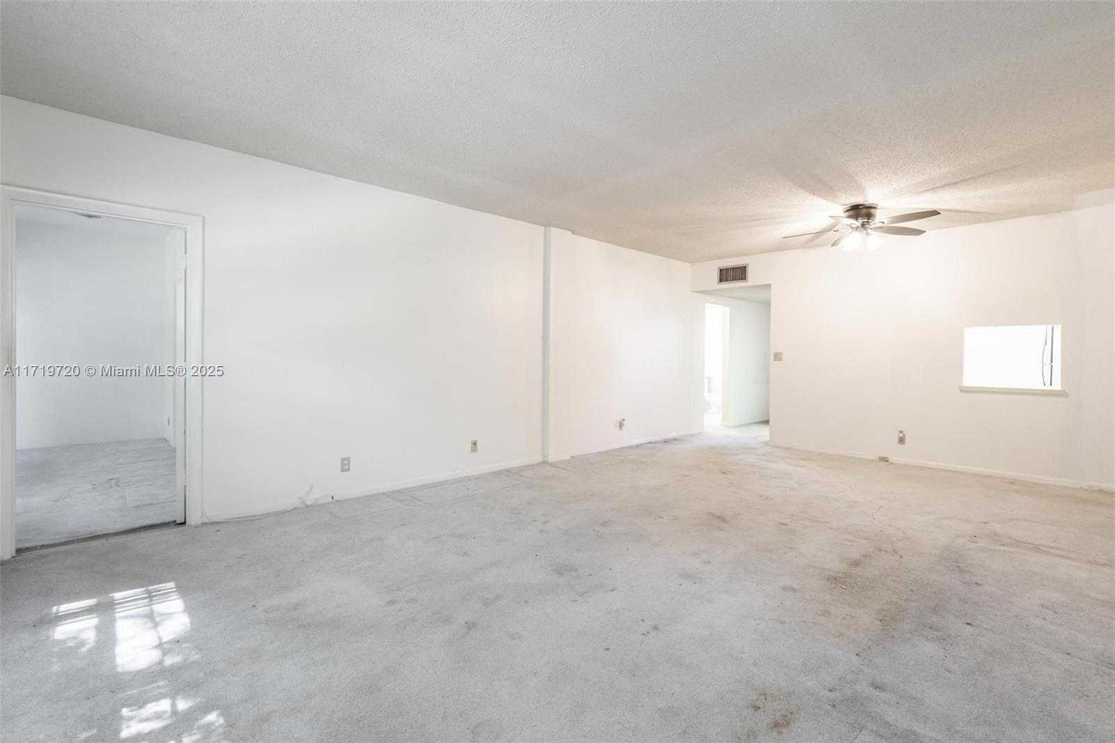 Small Image of 6731 CYPRESS RD #104, Plantation Number 13
