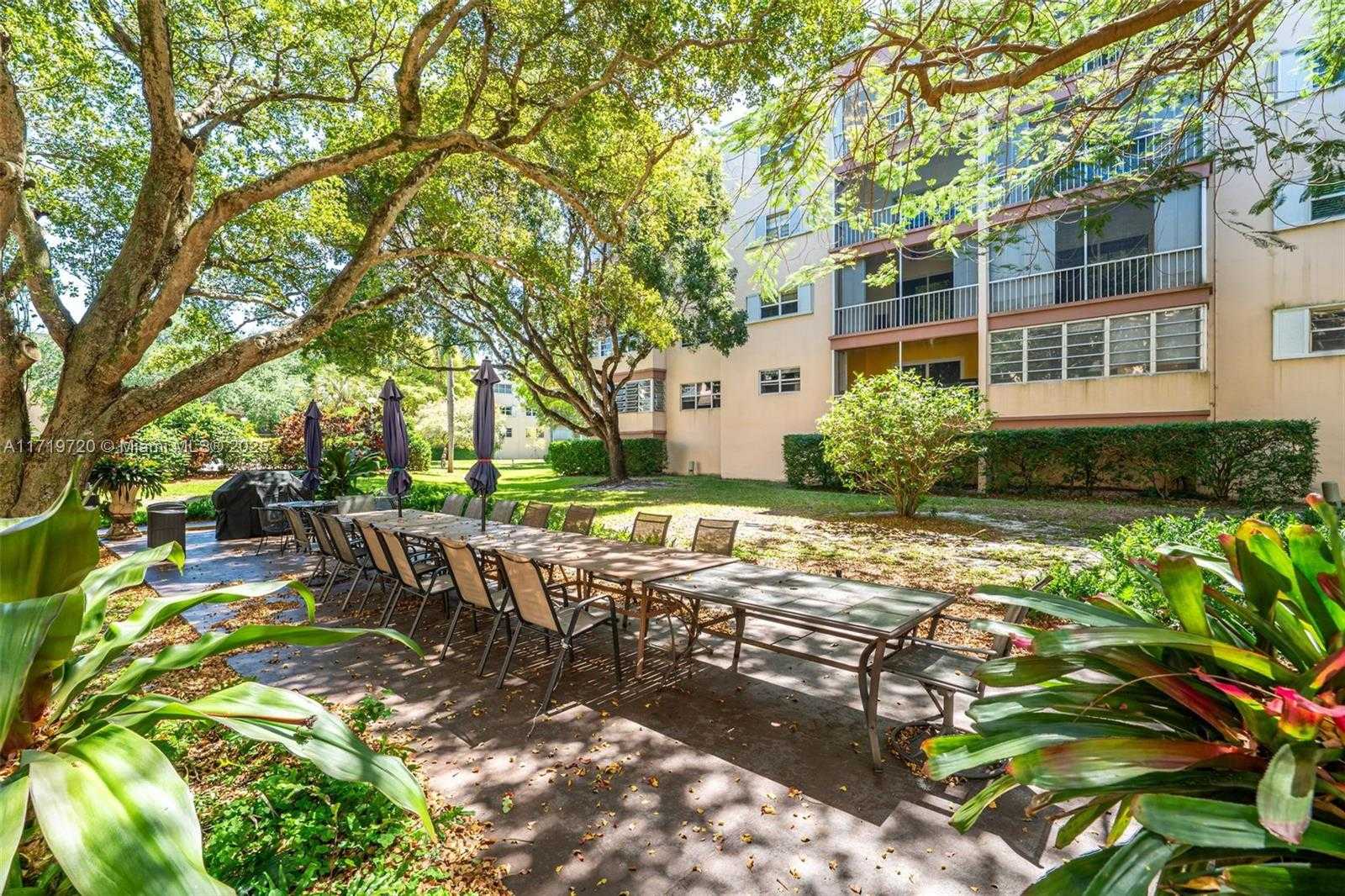 Small Image of 6731 CYPRESS RD #104, Plantation Number 19